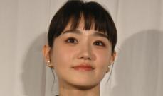 奈緒「お茶飲みながら近況報告」大物芸人との仲良し“父娘ショット”にファン歓喜「名コンビ」「憧れる」