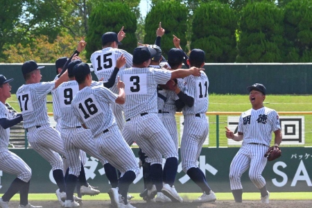 明徳義塾10年ぶり2度目V！　内山“故郷に錦”1失点完投勝利