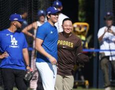 大谷翔平　松井裕樹と談笑するなど大一番前でもリラックス　フリーマンはテーピング姿で強行出場