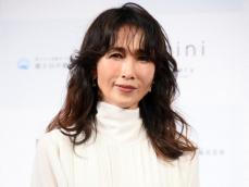 工藤静香「少し恥ずかしいですが…」“静香ブルー”が見事な絵画作品にファン感動「凄い才能」「幻想的」