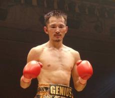 “サラリーマンボクサー”阿部麗也　世界初挑戦ロペス戦以来の再起戦に勝利　新スタイル掲げ“最終章”へ