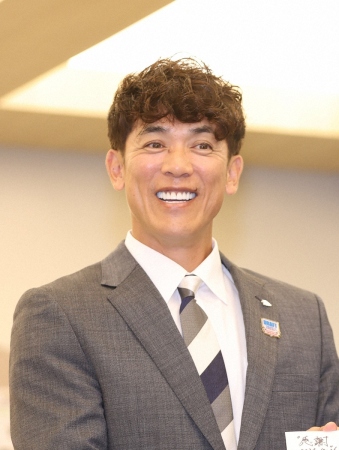 西武レジェンド右腕が、退任した松井稼頭央前監督を労う姿が話題「優しい」「目頭熱くなる」