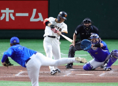 中日・高橋宏斗　目の前で飛び出した中京大中京同期・中山の先制弾に大喜び「完璧な一発」