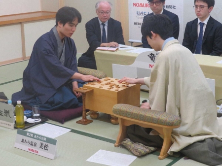 藤井竜王　タイトル戦7連勝でストップ　佐々木八段タイ勝　竜王戦第2局