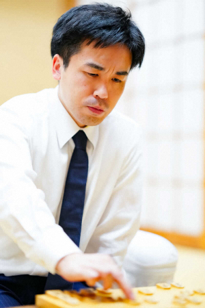 菅井八段が羽生九段を破り今リーグ初勝利　王将戦挑戦者決定リーグ