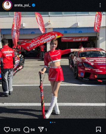 “美しすぎるラウンドガール”あらた唯　ミニスカ・レースクイーンコス姿披露に「女神」「顔ちっさ」