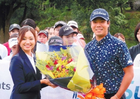 1人の女性の情熱によって“船出”した「サステナブルゴルフツアー」初代覇者は村上拓海