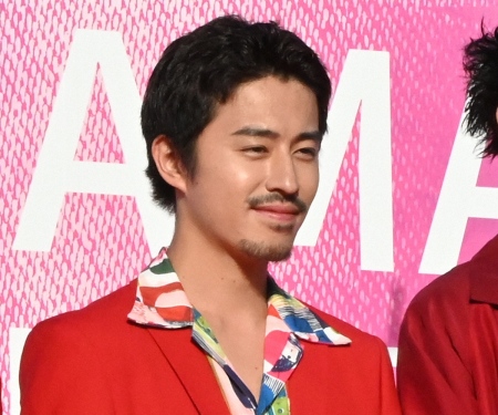 俳優・富田健太郎が事務所退所を発表　3月公開の映画で小泉今日子らと共演