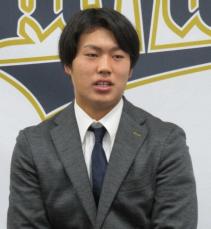 オリックス・堀が後輩「今朝丸打ち」に意欲　初の契約更改は現状維持の年俸500万円でサイン