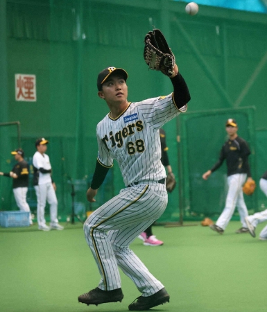 阪神ファンも期待する3年目・中川が安芸キャンプ初日に外野挑戦