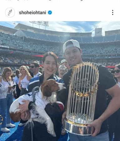 ドジャース・大谷「家族」で優勝パレ―ド　即興ナマ英語スピーチも披露　「デコイ」コールも起きた