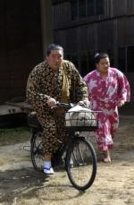 横綱・照ノ富士　稽古せず　報道陣の取材受けず自転車で走り去る