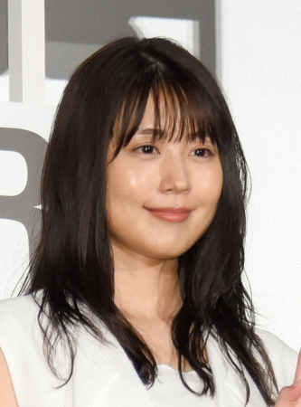 「現場でぬくぬくしてる架純氏」人気女優の撮影オフショに「シマエナガみたい」「天使」「えぐい」の声