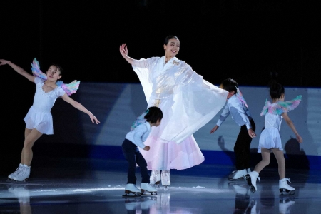 浅田真央さん「MAO　RINK」で舞う　ここで世界一のスケーターを育てるのが目標