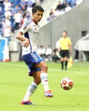 横浜、鳥栖に逆転勝ちで7試合ぶり白星　西村の同点弾＆ロペスが勝ち越し弾