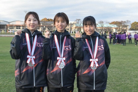 【東日本女子駅伝】不破姉妹の群馬は2位　次女・聖衣来は三女・珠衣琉に沿道からゲキ