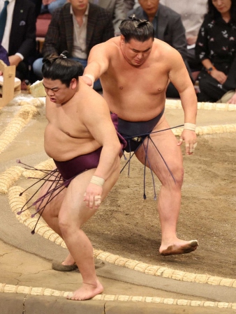 大の里＆豊昇龍　初日から全勝キープ　初V目指す大関・琴桜は王鵬に初黒星喫す