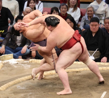 隆の勝“貴景勝効果”で3連勝!元大関の金言胸に快進撃「怖がらないで足だけ出そうと」