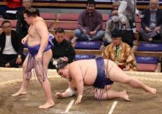 新十両・安青錦が4連勝 196キロ大翔鵬「重たかった」