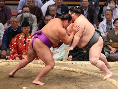 再入幕の尊富士が3勝目 通算100回出場「サポートしてくれる人たちのおかげ」