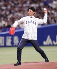 日本ハム・稲葉2軍監督　プレミア12開幕戦で始球式　元監督、あえてコメントせず無言のエール