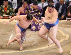 新大関・大の里が2敗目喫す　豊昇龍は初日から全勝キープ　琴桜が1敗死守　全勝は豊昇龍、阿武剋の2人