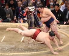 隆の勝が豪ノ山に敗れ連勝ストップ「相撲自体は悪くなかった」