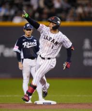 侍ジャパンの4番が大仕事！　森下が7回に左中間2ラン　韓国との大熱戦、3点リードに広げる