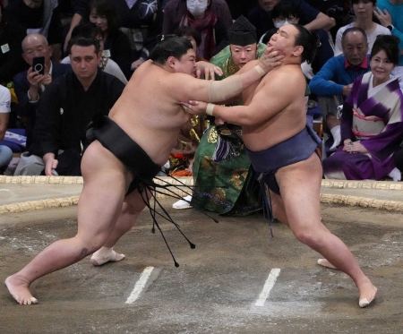 全勝消えた…豊昇龍が初黒星　琴桜は1敗をキープ　新大関・大の里が2敗死守　1敗勢は4力士