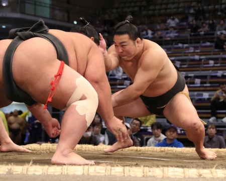 元幕内・炎鵬が無傷の5連勝　ゲンのいい九州は大好き「勝っておいしいものを食べたい」