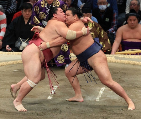 豊昇龍＆琴桜＆隆の勝10勝目！　新大関・大の里が4敗目　2敗勢消え優勝争いは三つどもえに