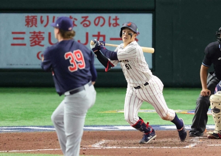 【プレミア12】侍ジャパン・小園海斗が2打席連発の7打点！　勝ち越し三塁打、右越え3ラン、2ラン