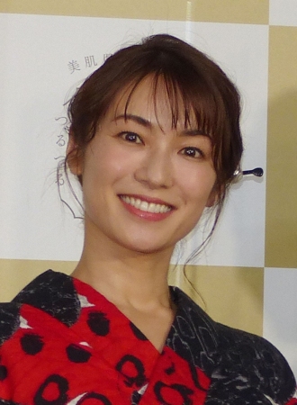 内山理名　吉田栄作との3回目の結婚記念日を報告し、思いつづる「健康で笑いあえることは幸せ」