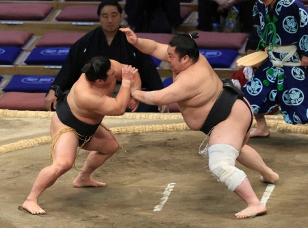 大ケガから復帰した元幕内・炎鵬は三段目優勝ならず　全勝対決で藤闘志に敗れ「悔しいです」