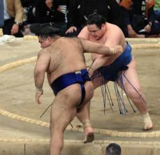 阿武剋は大関経験者の高安を押し出して9勝目　千秋楽で2桁白星を目指す