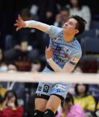 【バレーSVリーグ】サントリーが2位ジェイテクトに勝利　高橋藍は関田の奇襲をブロック