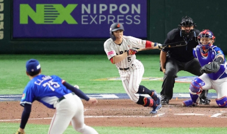 【プレミア12】侍ジャパン五十幡の足が生んだ追加点　バント安打→左前打で一気に三塁　辰己の適時打呼ぶ