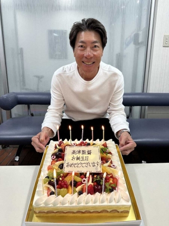 ヤクルト・高津監督　56歳誕生日で決意「勝つため厳しく」　今季2年連続5位