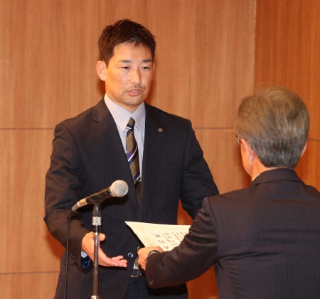 阪神・岩崎　「1年でも長く子供たちの笑顔が見られるように活動したい」若林忠志賞表彰受け抱負語る