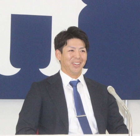 広島・野間「僕や堂林さんら中堅がもっと引っ張らないと」1200万円増でサイン