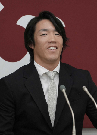 巨人・重信300万円ダウンの年俸3000万円でサイン　来季は「死に物狂いでやる」