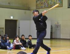 日本ハム野村が「応援大使」で本別＆浦幌の小学校訪問！来季開幕の敵地西武戦で4年前の雪辱誓う