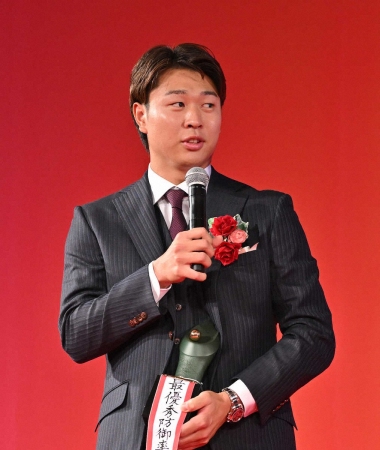 中日・高橋宏　最優秀防御率で初タイトル　来季の目標は師匠・山本由伸以来の「投手4冠」