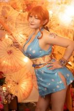 【コスプレ図鑑】神スタイルのセクシーくノ一〓鈴乃すず『ONE PIECE』ナミ　”秘術”みかんの香りで色香倍増！