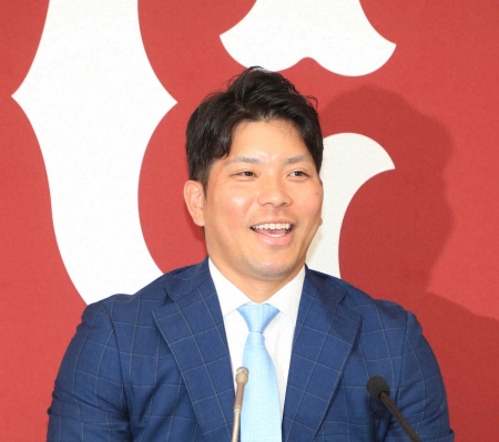 巨人・大城卓「ジャイアンツで日本一」　国内FA行使せず3000万円増の年俸1億6000万円でサイン