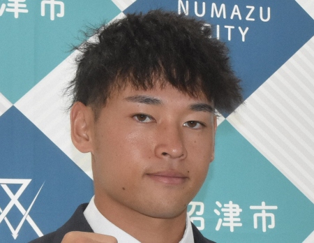 阪神育成3位の元公務員・早川が古巣・北広島市役所にあいさつ「一番乗りで支配下に」