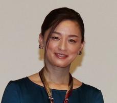 結婚を機に沖縄移住した人気女優　俳優業の傍ら居酒屋の女将も「自分が思うことに突き進もう」