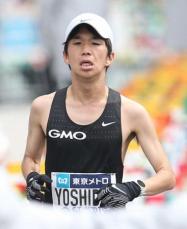 【福岡国際マラソン】日本歴代3位でVの吉田祐也「自分が忌々しくて…」苦悩の4年思い涙