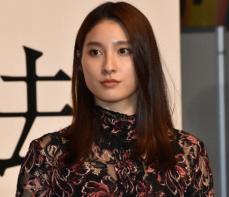 土屋太鳳　急逝の中山美穂さんを追悼「あたたかい記憶しかありません…言葉にならない」ドラマで母娘演じる