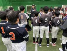 ロッテ菊地が故郷凱旋の野球教室！　「今日はフルスイングを」投手だけど打撃でも熱烈指導